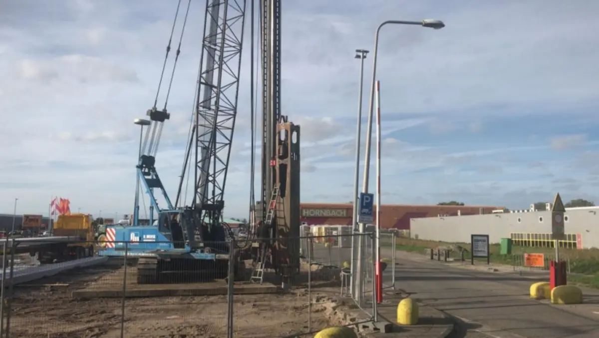 Afbeelding bij eerste paal geslagen bij hornbach in wateringen
