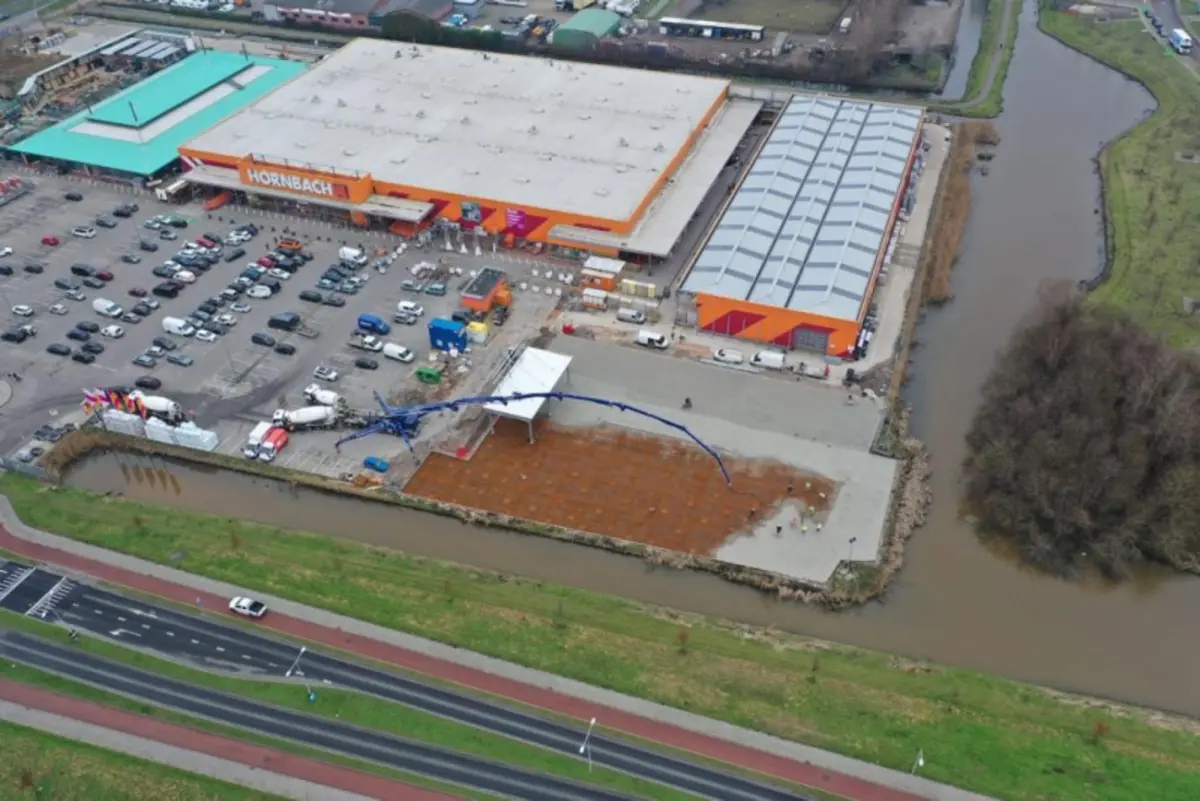 Afbeelding bij dronebeelden stort vloer hornbach in nieuwerkerk a/d ijssel