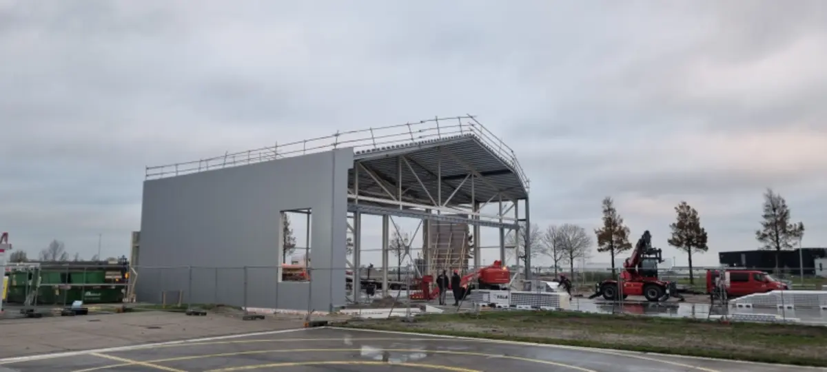 Afbeelding bij mijlpaal heliport in amsterdam