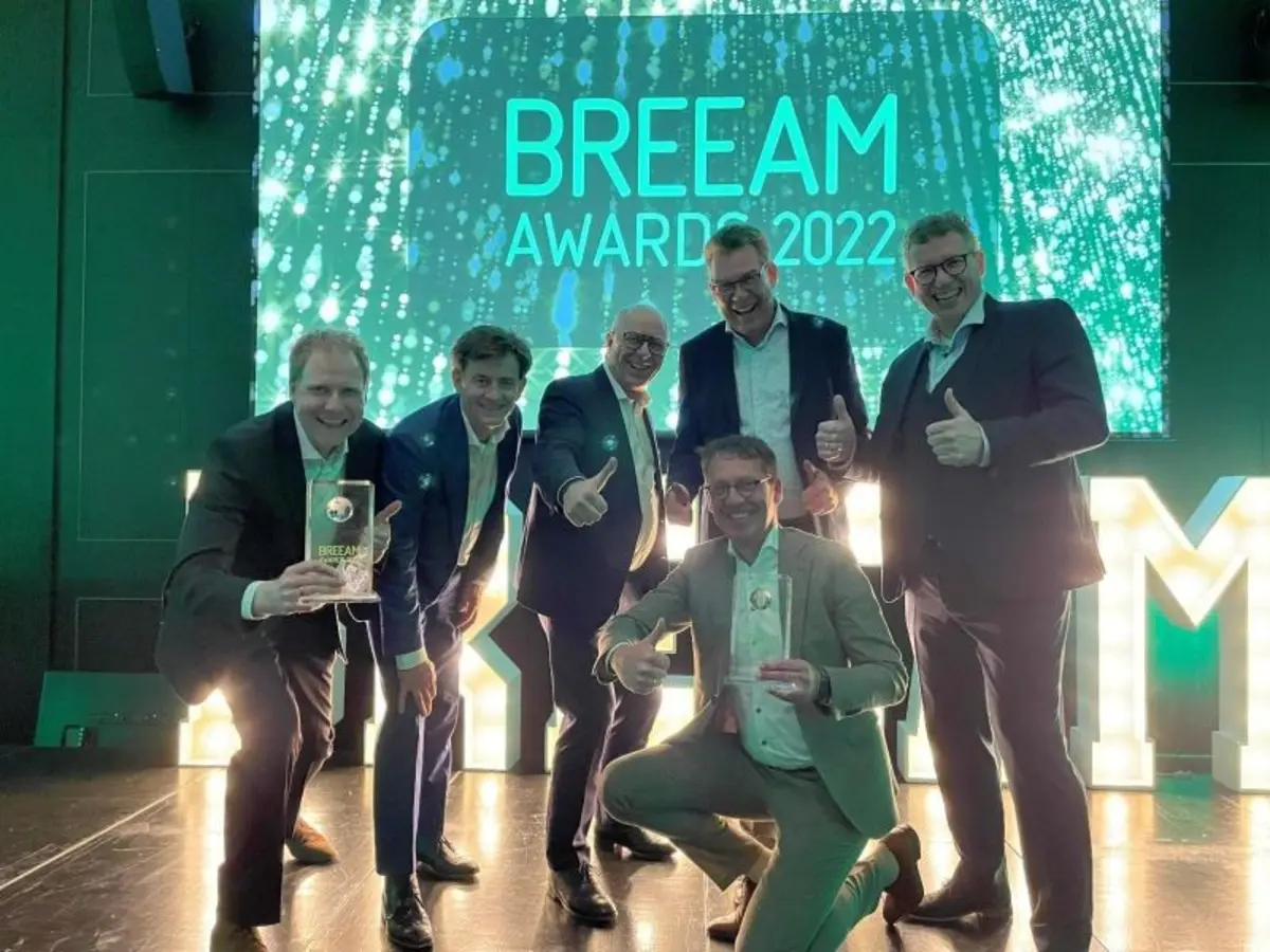 Afbeelding bij hoogvliet bv bekroond met breeam official award 2022