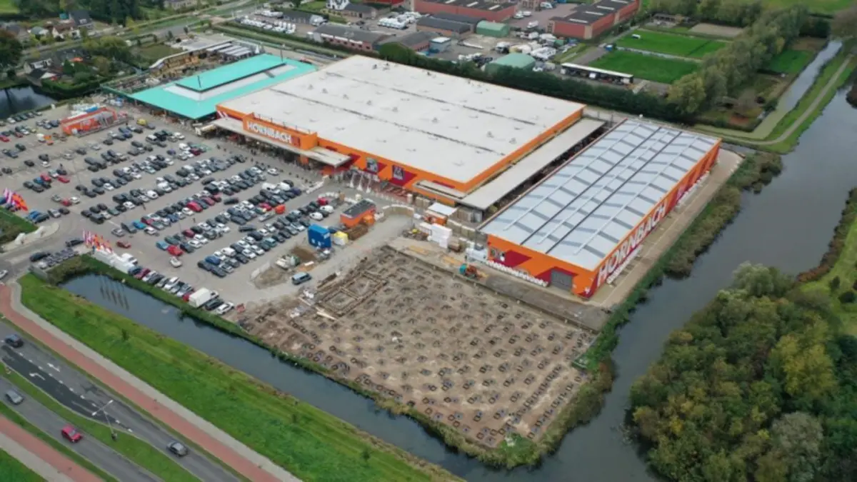 Afbeelding bij dronebeelden hornbach in nieuwerkerk aan den ijssel