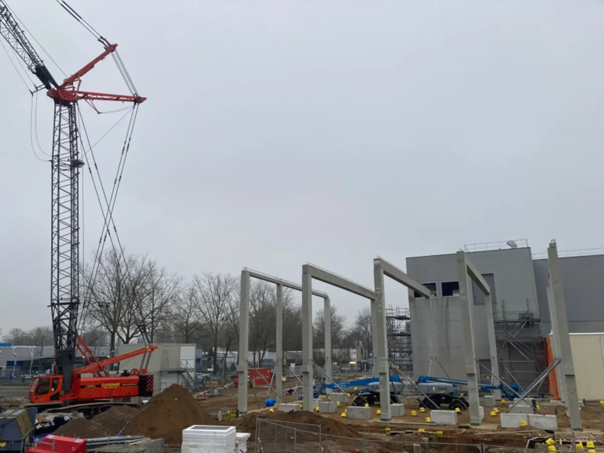 Afbeelding bij montage prefab beton cargill in deventer